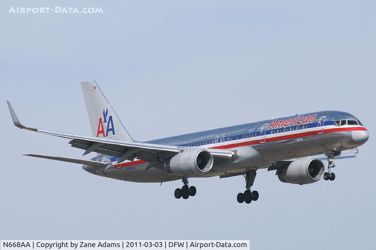 N668AA, 1992 Boeing 757-223 C/N 25333, American Airlines at DFW Airport