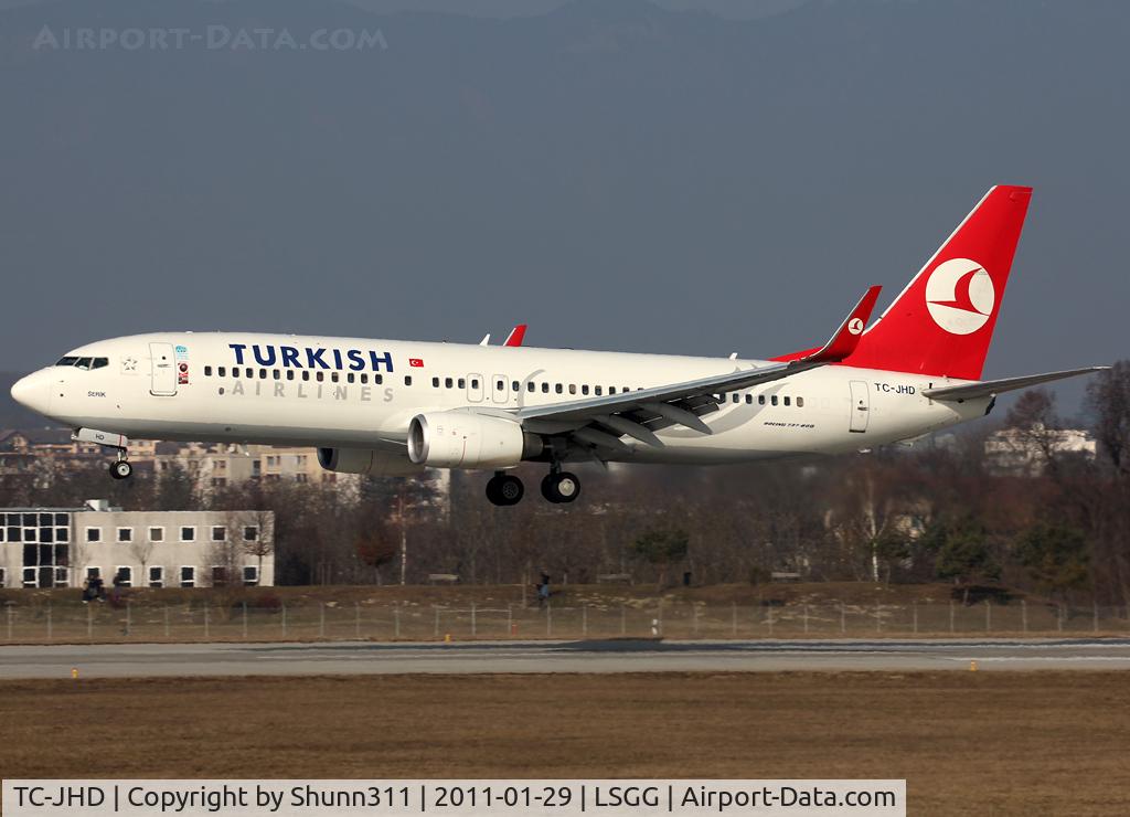 TC-JHD, 2008 Boeing 737-8F2 C/N 35743, Landing rwy 23