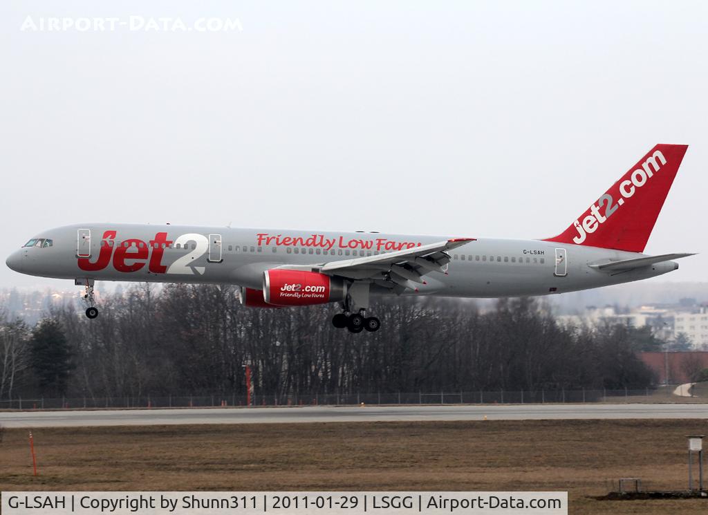 G-LSAH, 1987 Boeing 757-21B C/N 24015, Landing rwy 23