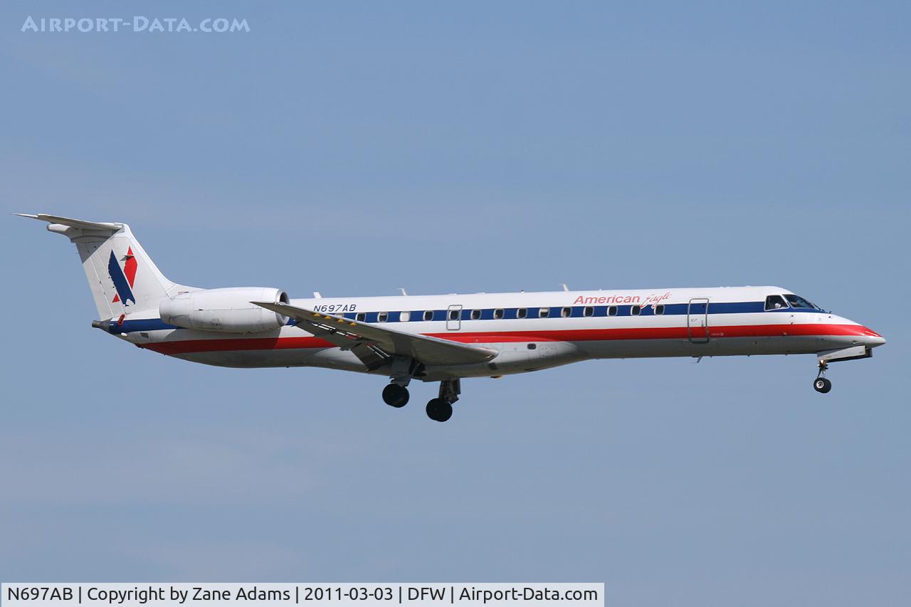 N697AB, 2004 Embraer ERJ-145LR (EMB-145LR) C/N 14500875, American Eagle at DFW Airport