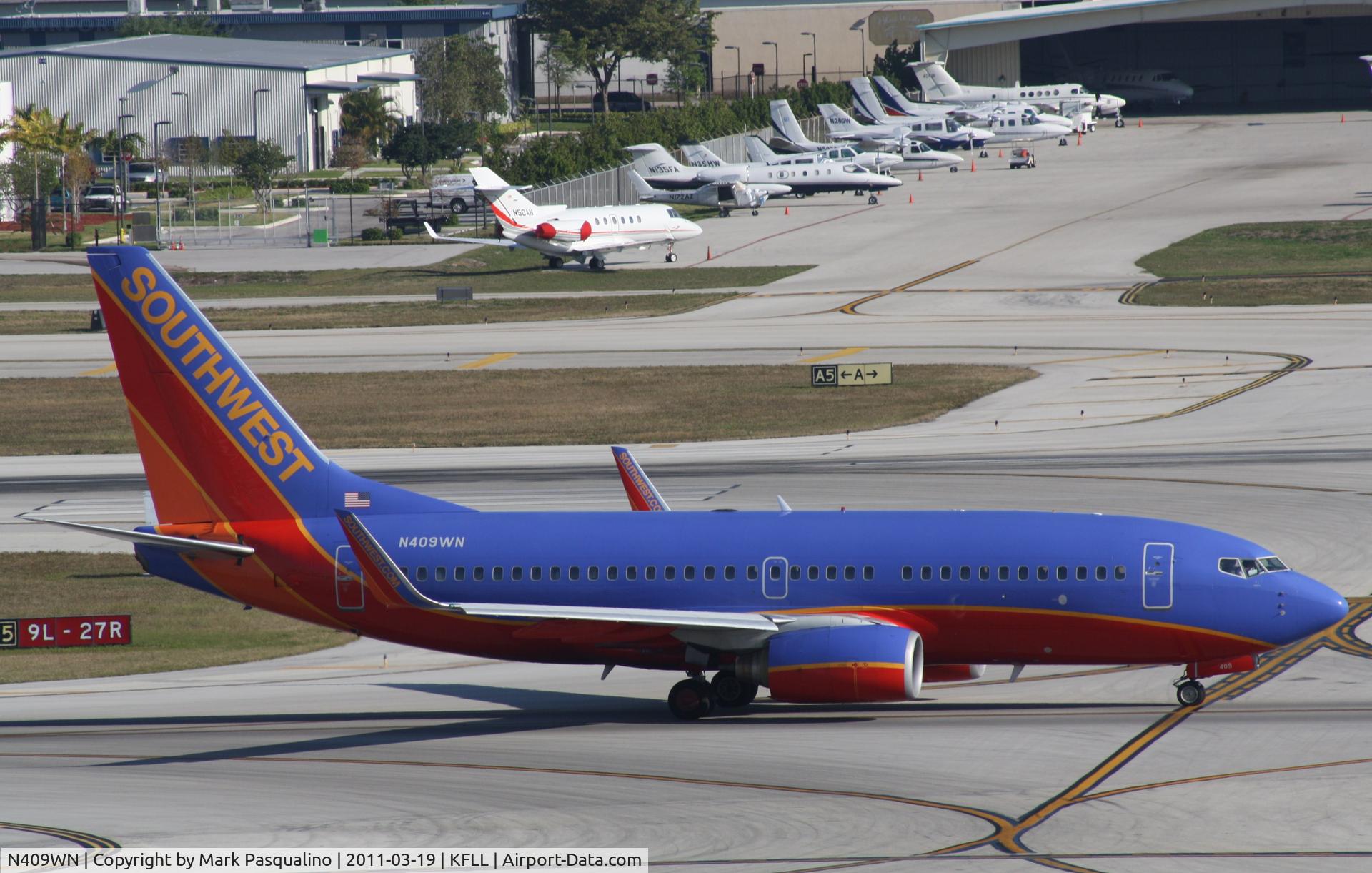 N409WN, 2001 Boeing 737-7H4 C/N 27896, Boeing 737-700