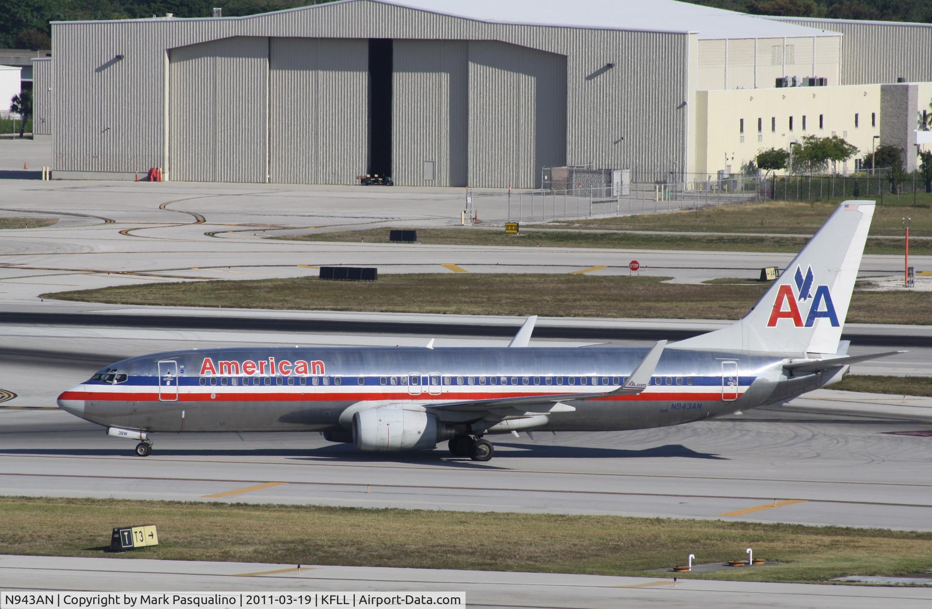N943AN, 2000 Boeing 737-823 C/N 30599, Boeing 737-800
