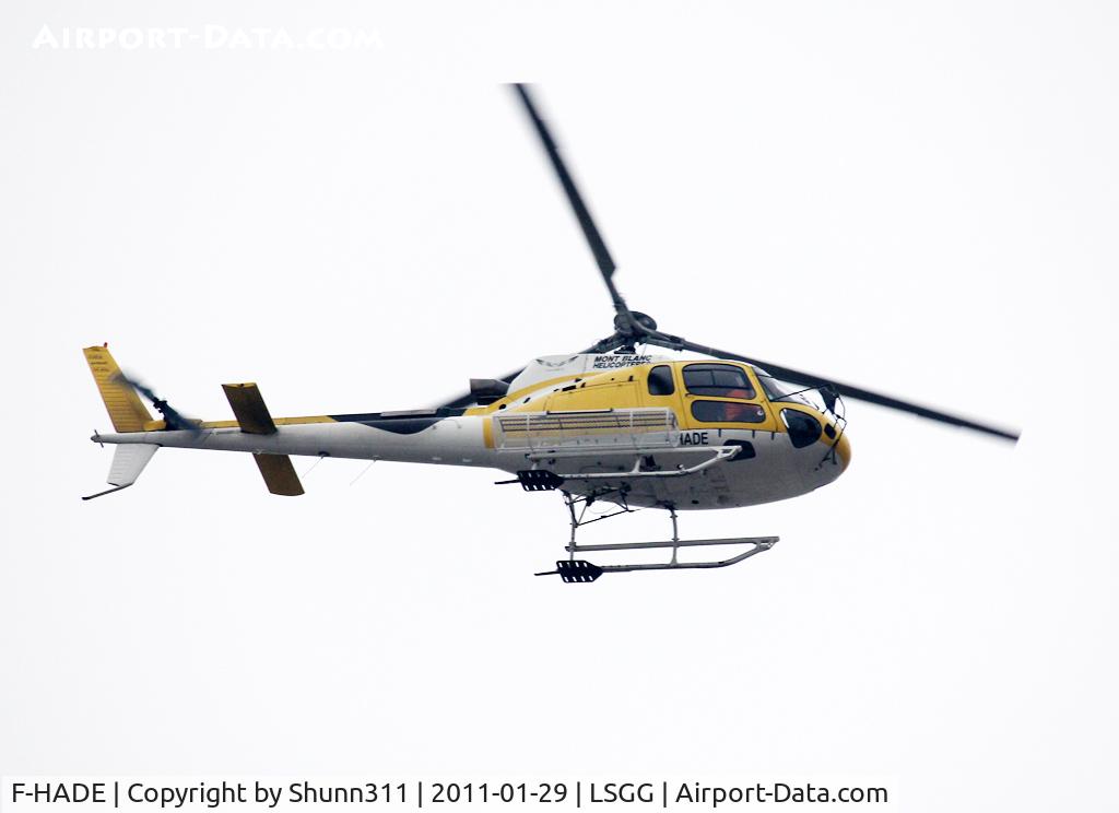 F-HADE, 2006 Eurocopter AS-350B-3 Ecureuil Ecureuil C/N 4066, Passing above the Airport...