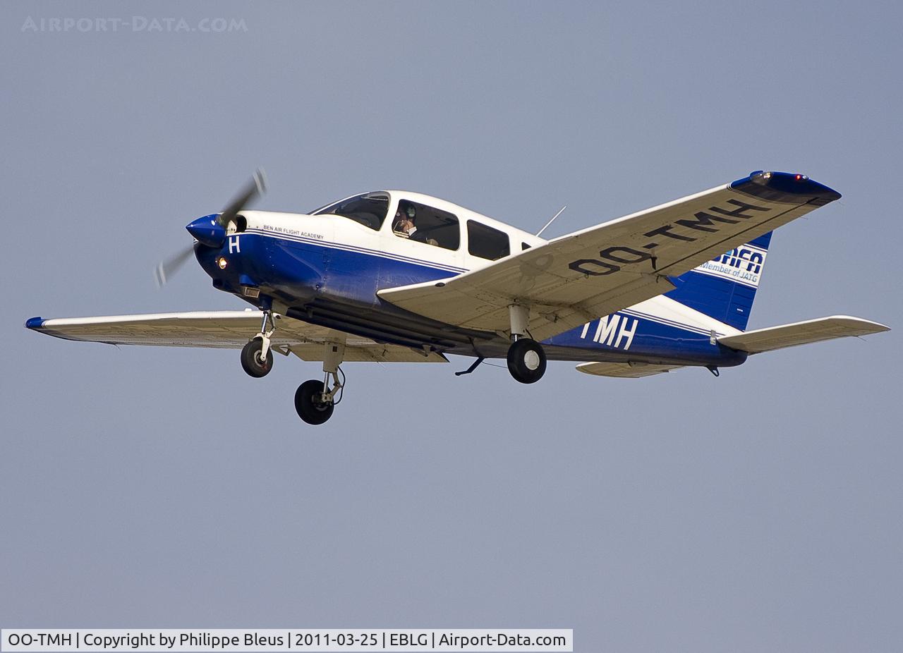 OO-TMH, 2006 Piper PA-28-161 C/N 2842277, Ben Air Flight Academy. Short final rwy 23L.