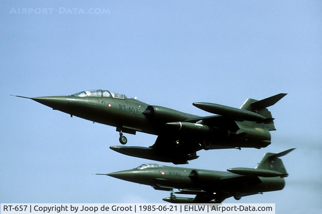 RT-657, Lockheed CF-104D Starfighter C/N 583A-5327, arrival for the KLu Open House 1985