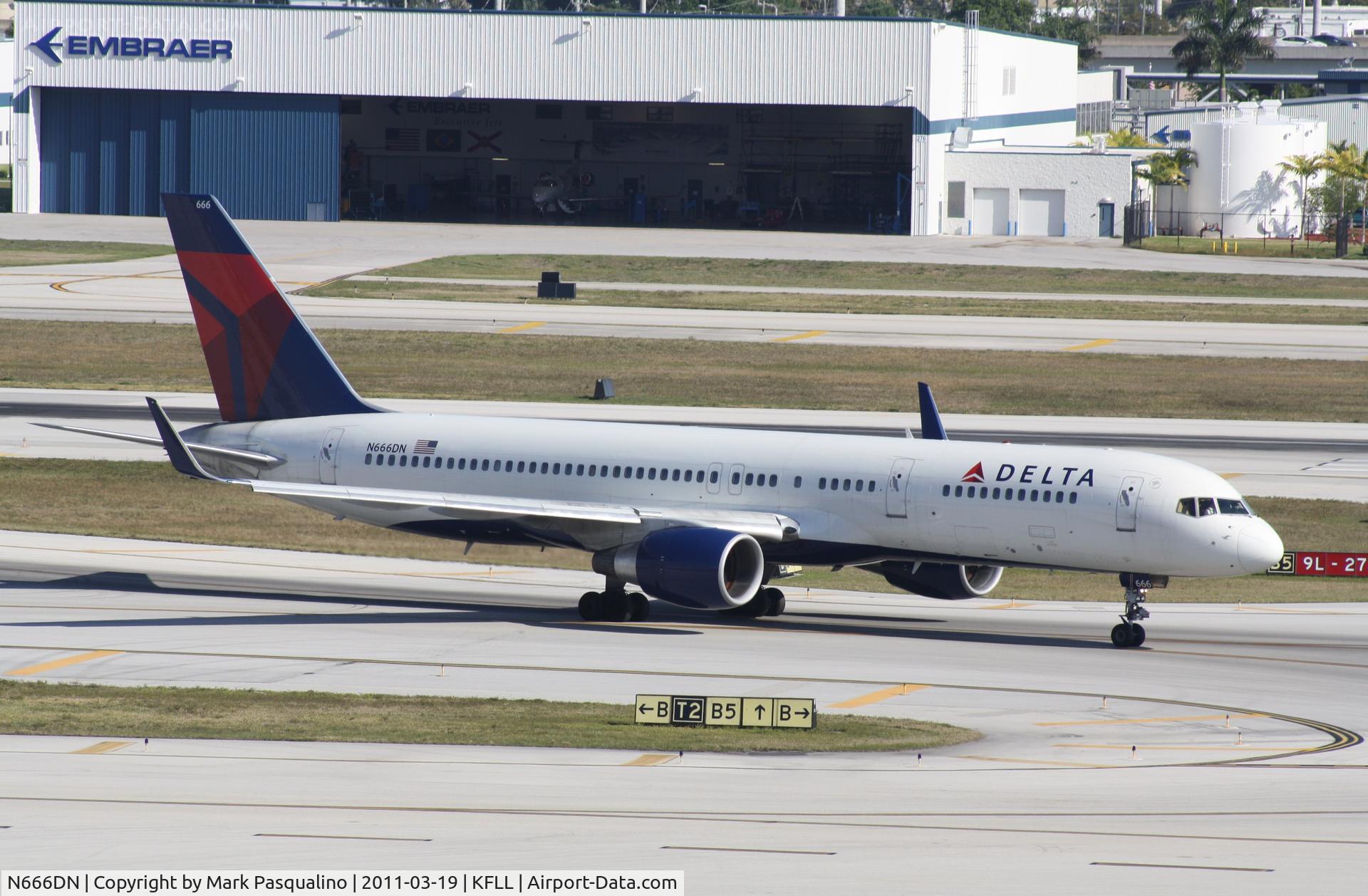 N666DN, 1991 Boeing 757-232 C/N 25034, Boeing 757-200