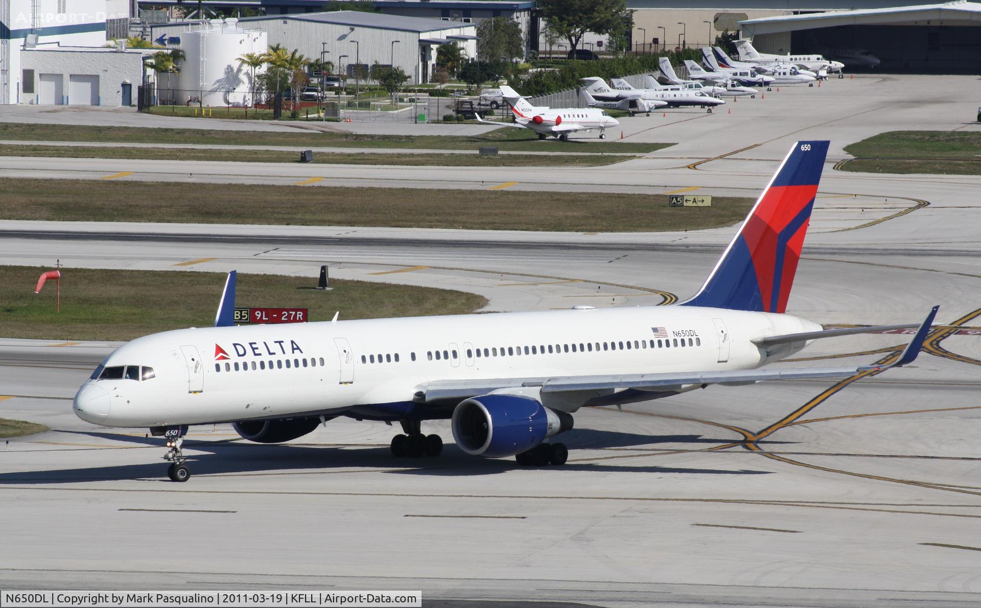 N650DL, 1989 Boeing 757-232 C/N 24390, Boeing 757-200