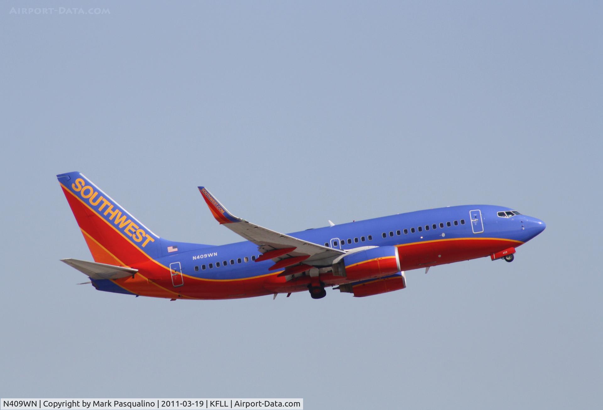 N409WN, 2001 Boeing 737-7H4 C/N 27896, Boeing 737-700