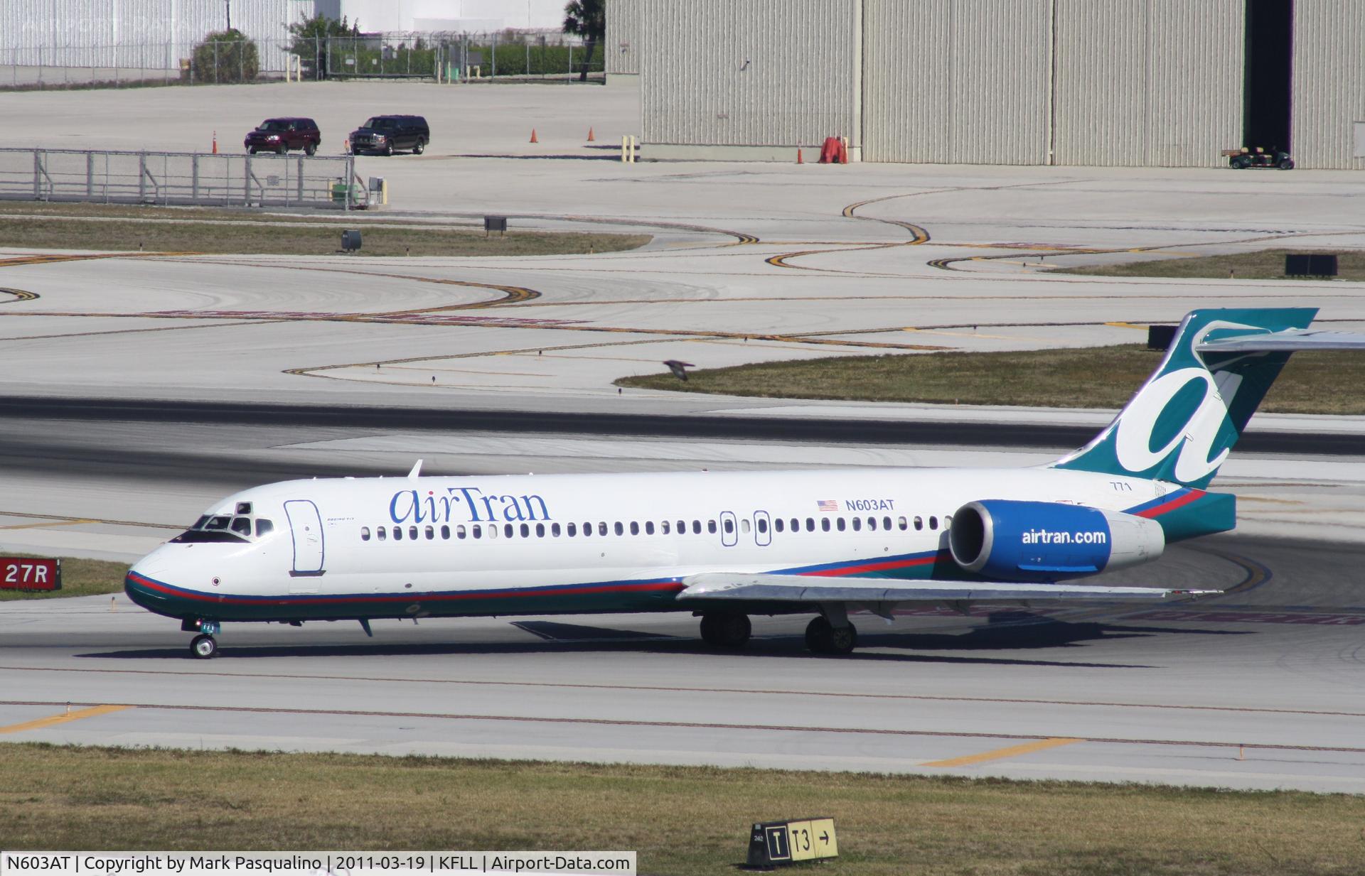 N603AT, 2001 Boeing 717-22A C/N 55127, Boeing 717-200