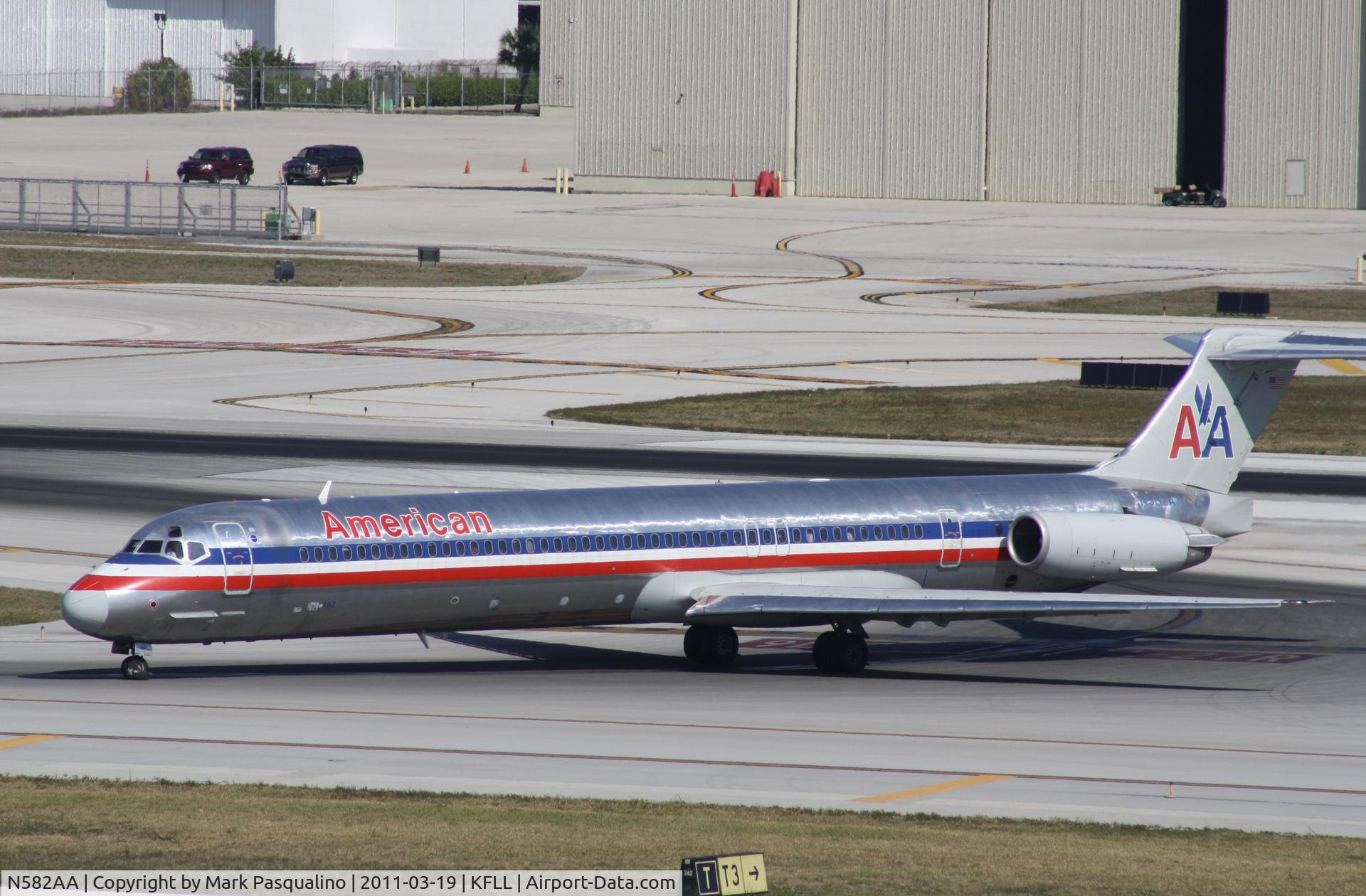 N582AA, 1991 McDonnell Douglas MD-82 (DC-9-82) C/N 53159, MD-82