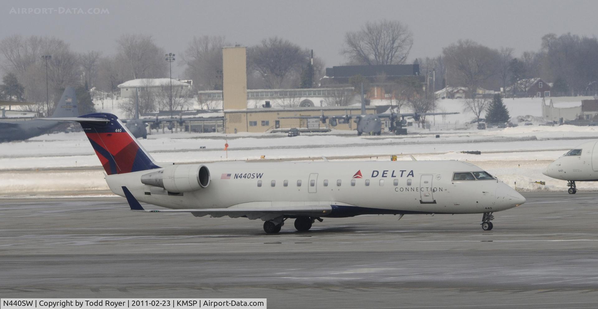 N440SW, 2001 Bombardier CRJ-200LR (CL-600-2B19) C/N 7589, Delta