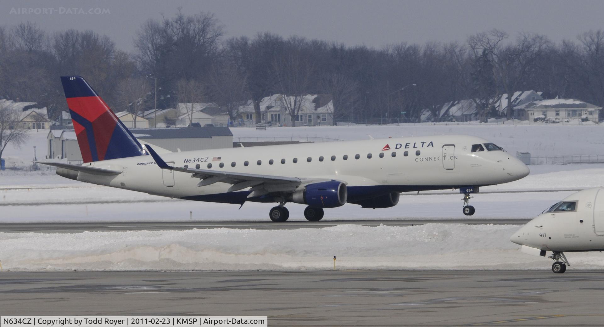 N634CZ, 2008 Embraer 175LR (ERJ-170-200LR) C/N 17000246, Departing MSP