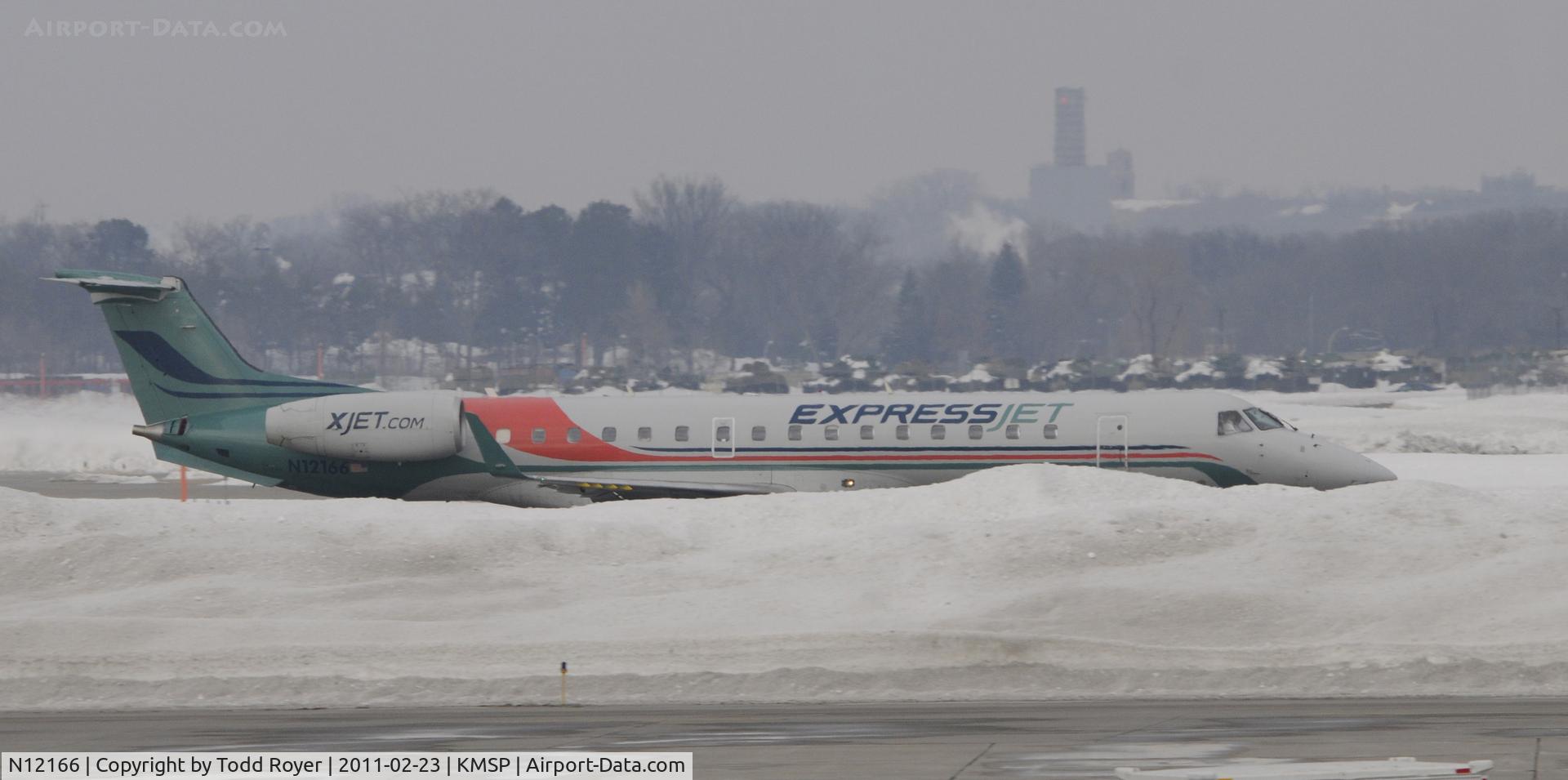N12166, 2004 Embraer ERJ-145XR (EMB-145XR) C/N 14500831, Arriving MSP