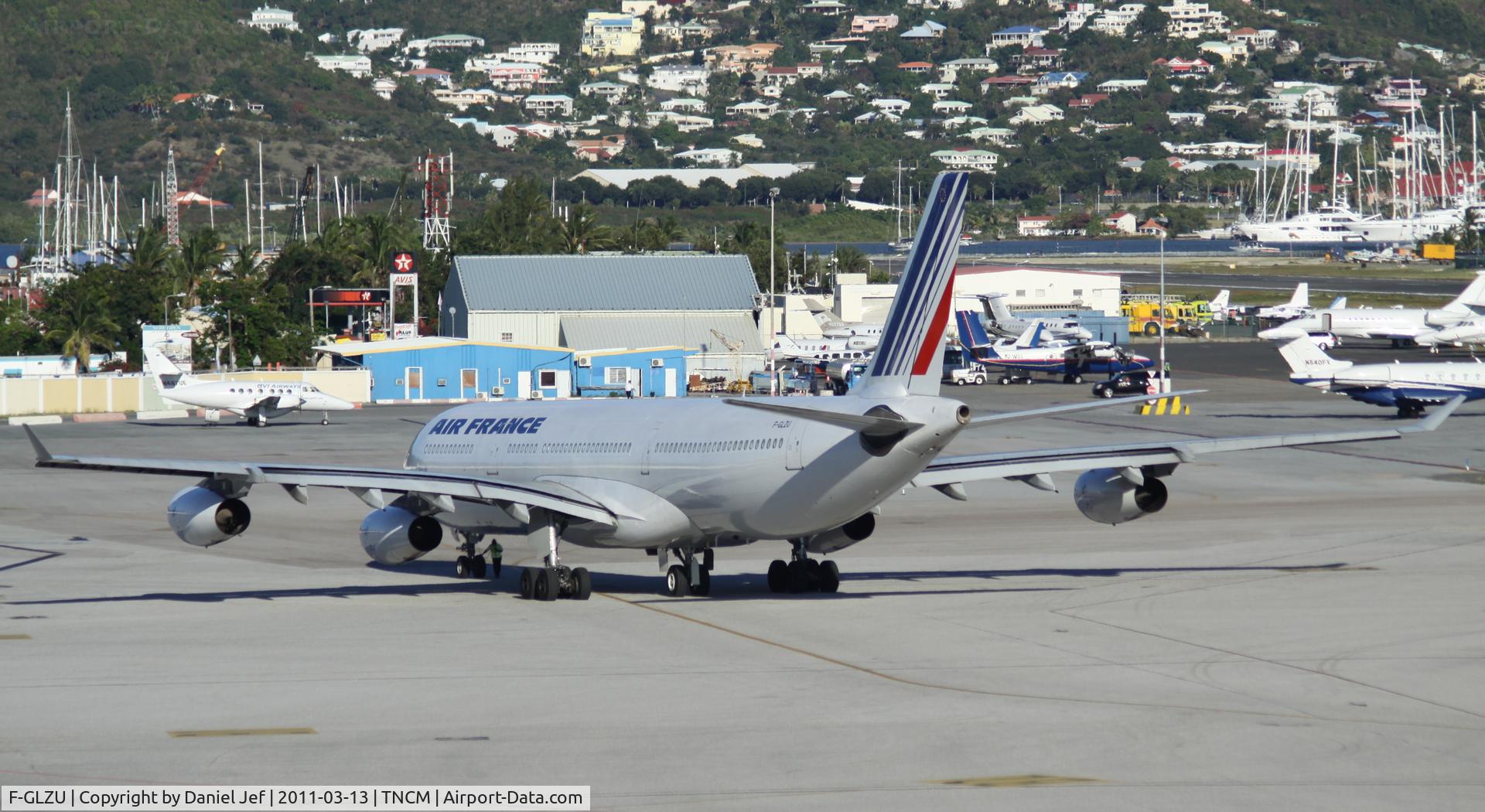 F-GLZU, 2000 Airbus A340-313X C/N 377, Air France F-GLZU landing at TNCM