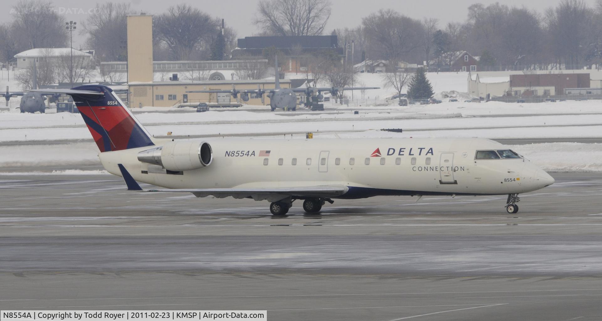N8554A, 2001 Bombardier CRJ-200LR (CL-600-2B19) C/N 7554, Delta