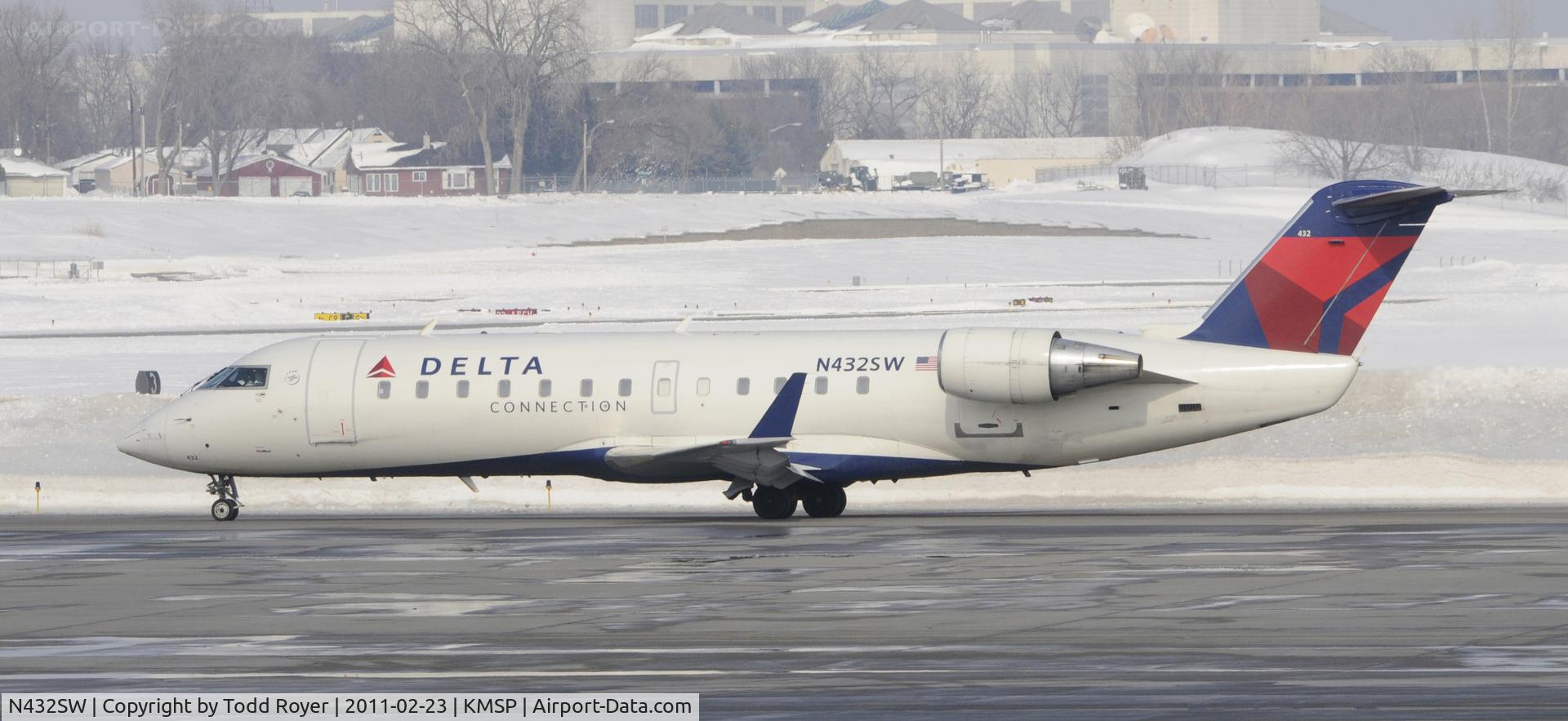 N432SW, 2001 Bombardier CRJ-200LR (CL-600-2B19) C/N 7548, Delta