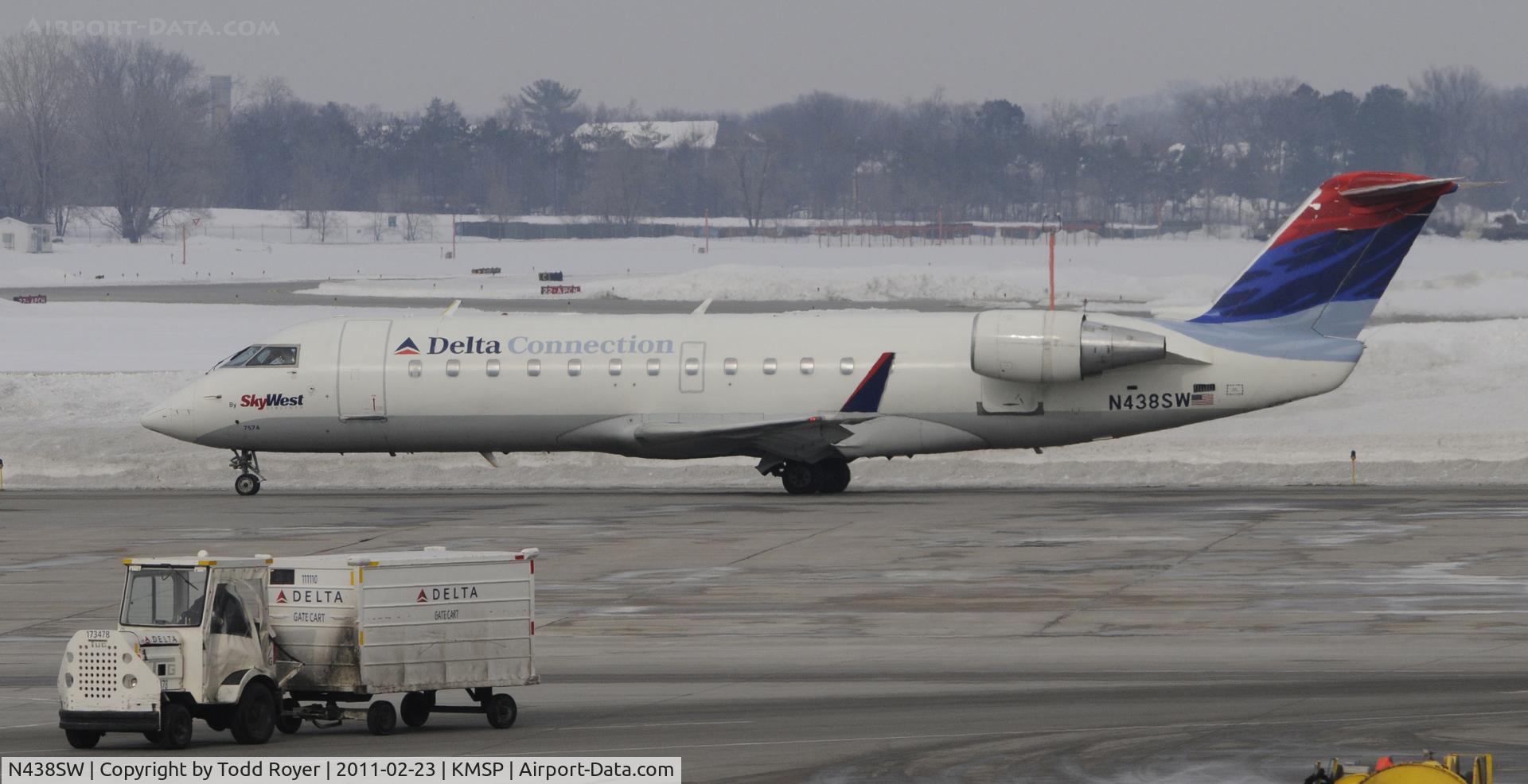 N438SW, 2001 Bombardier CRJ-200LR (CL-600-2B19) C/N 7574, Delta