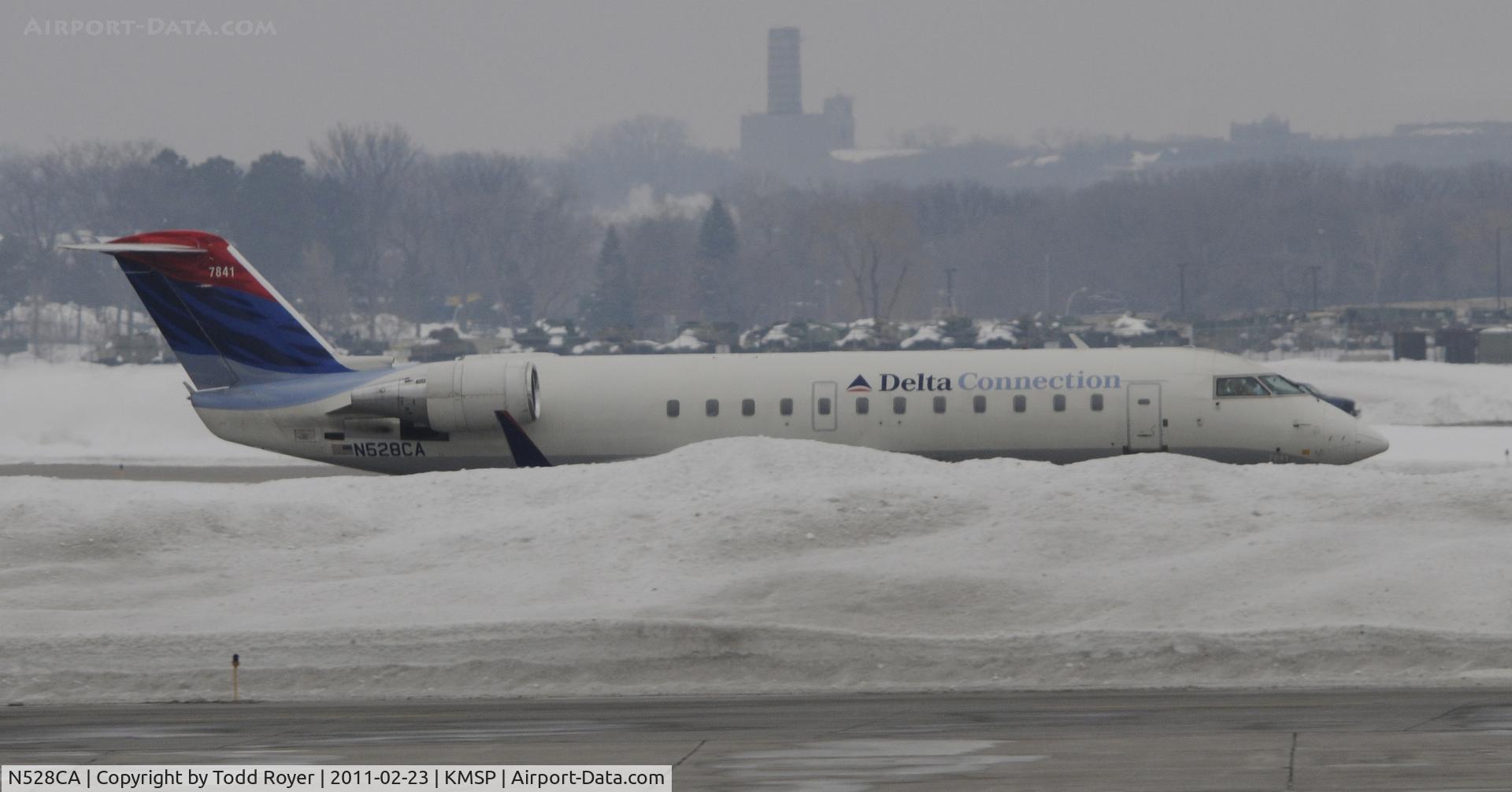 N528CA, 2003 Bombardier CRJ-200ER (CL-600-2B19) C/N 7841, Delta