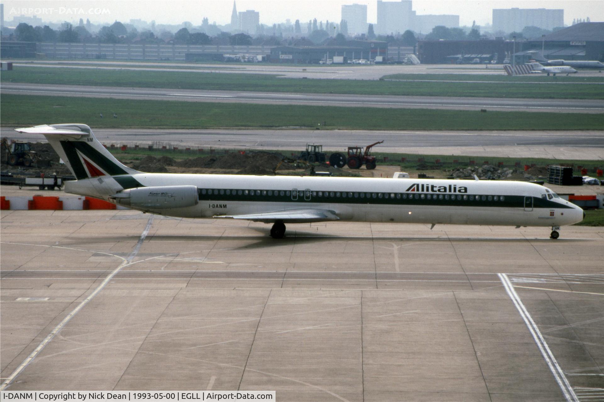 I-DANM, 1992 McDonnell Douglas MD-82 (DC-9-82) C/N 53179, EGLL