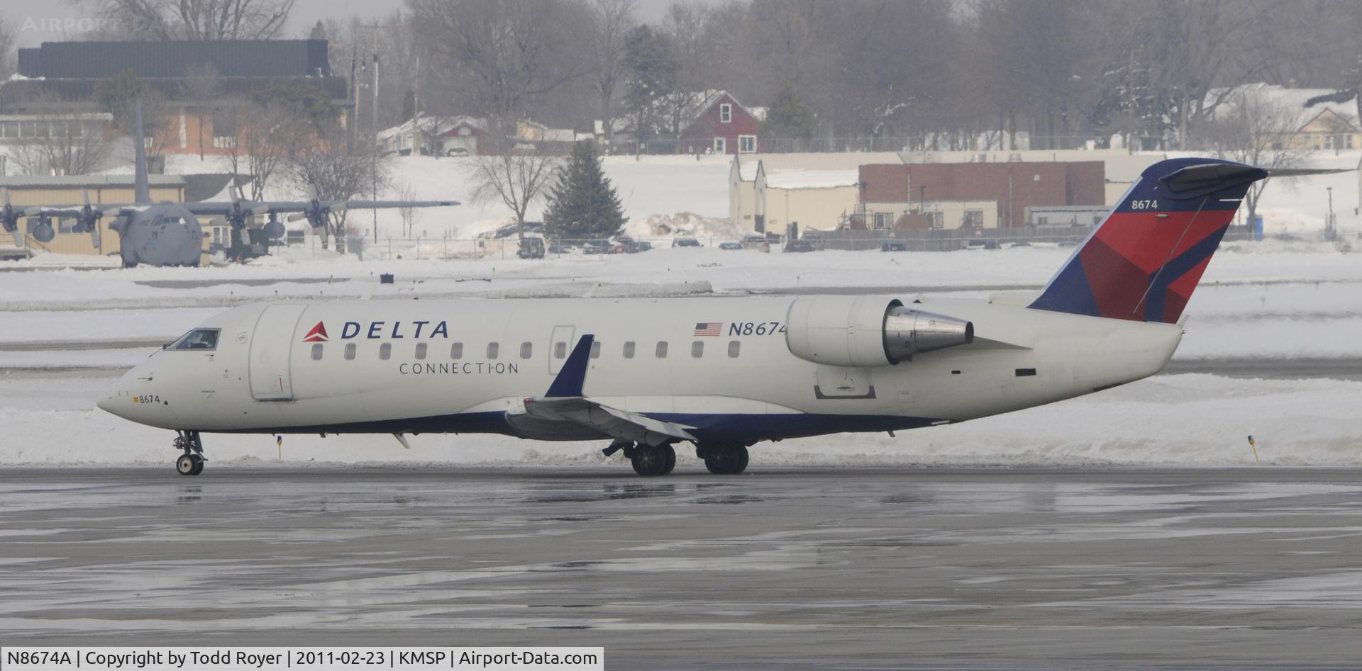 N8674A, 2002 Bombardier CRJ-200ER (CL-600-2B19) C/N 7674, Delta