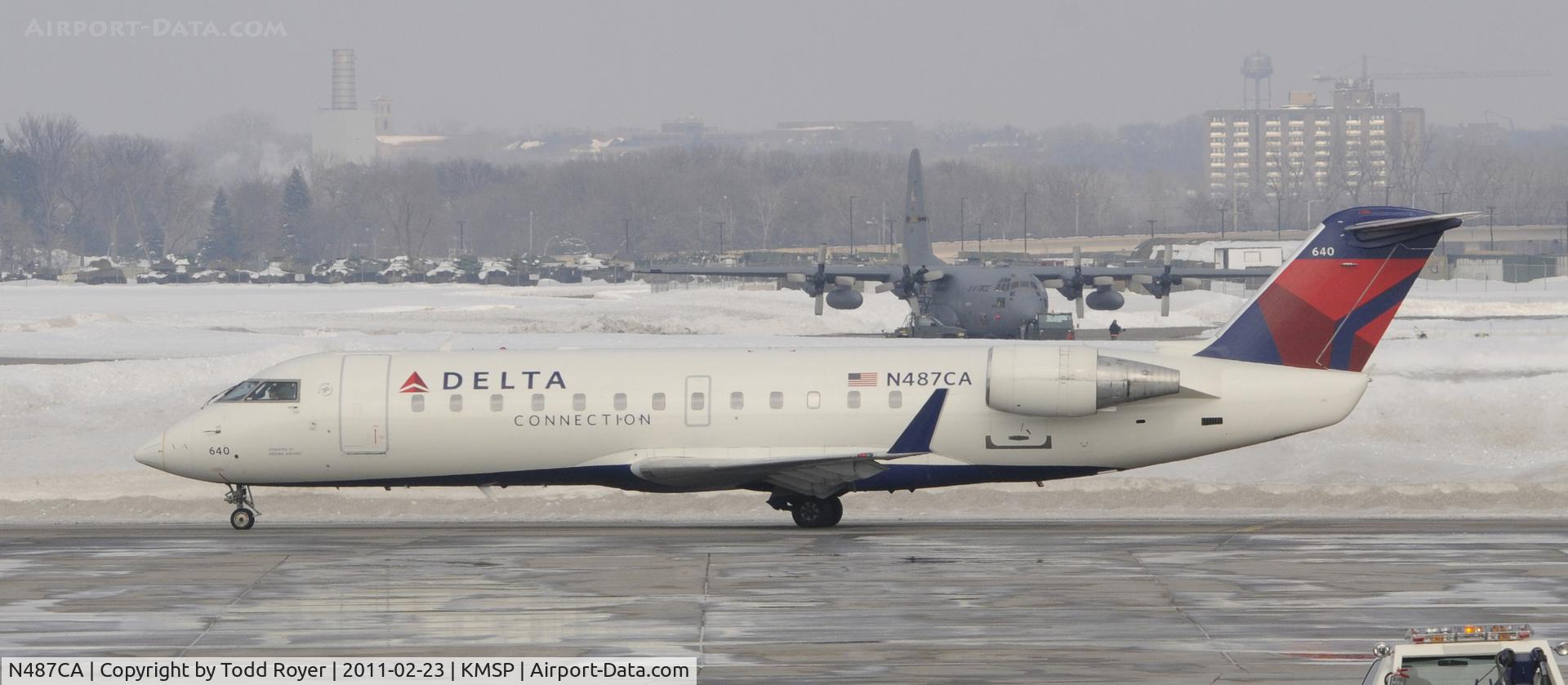 N487CA, 2002 Bombardier CRJ-200ER (CL-600-2B19) C/N 7729, Delta
