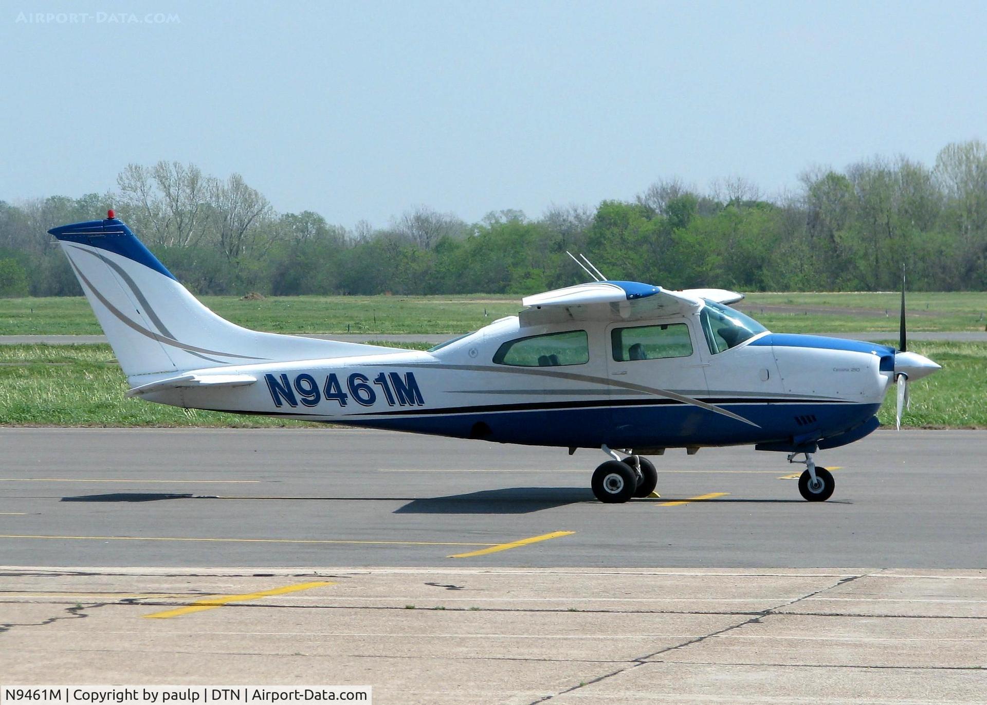 N9461M, 1970 Cessna 210K Centurion C/N 21059361, At Downtown Shreveport.