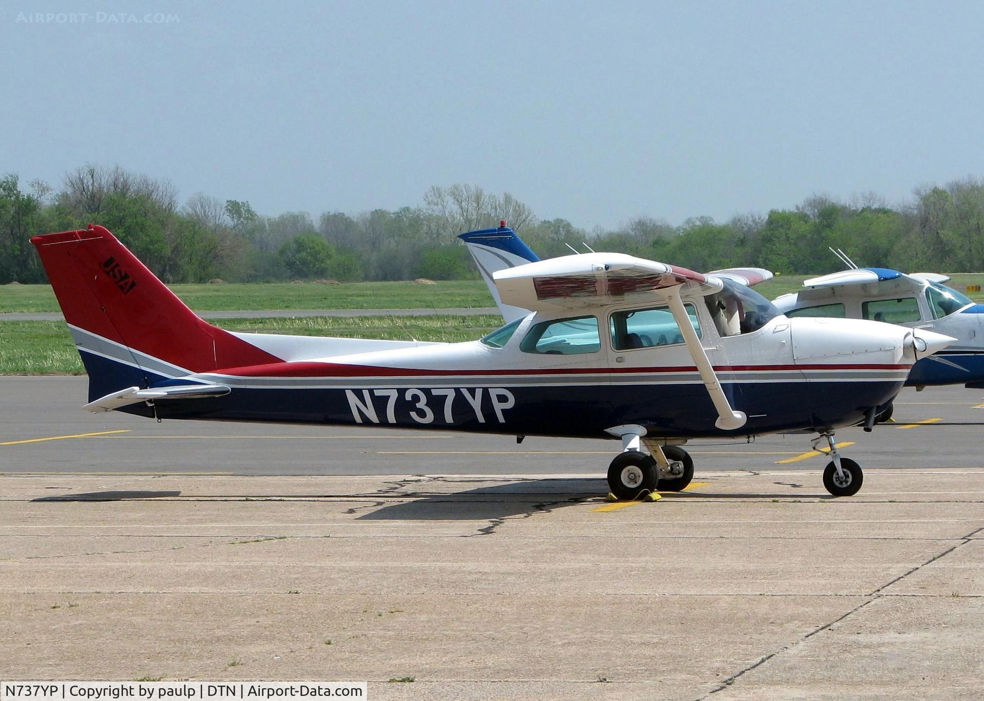 N737YP, 1977 Cessna 172N C/N 17269780, At Downtown Shreveport.