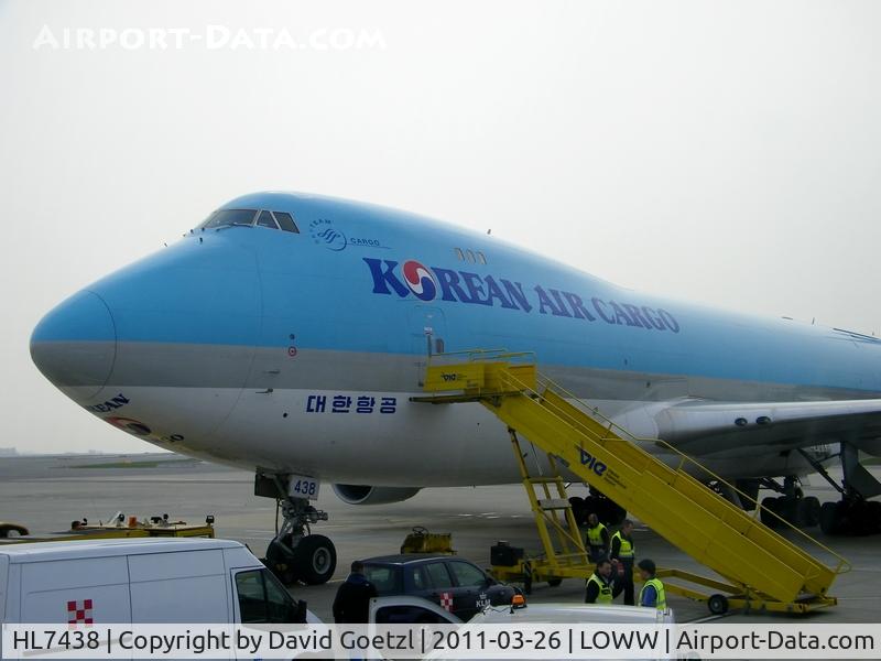 HL7438, 2003 Boeing 747-4B5ERF C/N 33515, Enormous sizes...