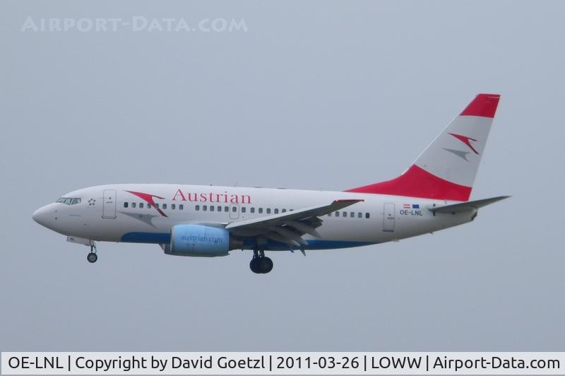OE-LNL, 2000 Boeing 737-6Z9 C/N 30137, Approaching runway 34.
