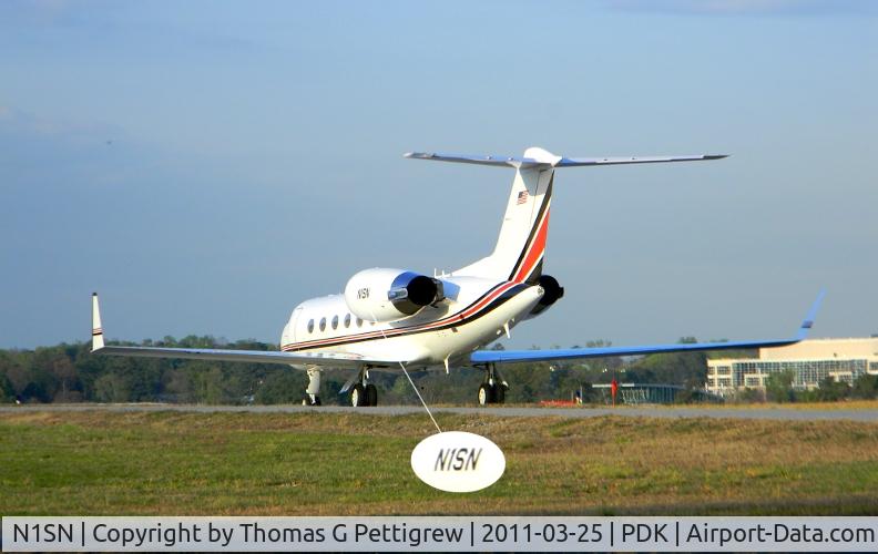 N1SN, 2000 Gulfstream Aerospace G-IV C/N 1433, N1SN after landing at PDK in Atlanta March 2011