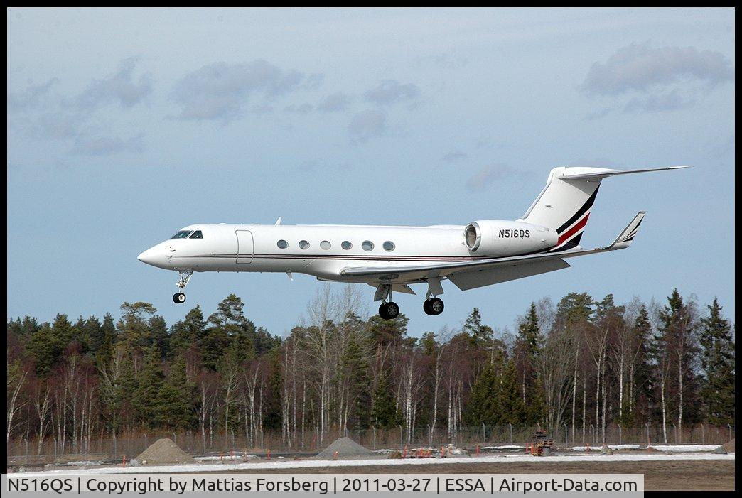 N516QS, 2001 Gulfstream Aerospace G-V C/N 658, Landing on a windy sunday at Arlanda,Stockholm