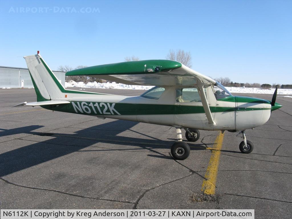 N6112K, 1975 Cessna 150M C/N 15077532, Cessna 150M parked on the line.