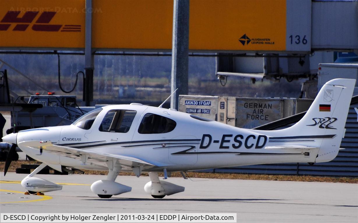 D-ESCD, 2004 Cirrus SR22 C/N 0801, At LEJ GAT.