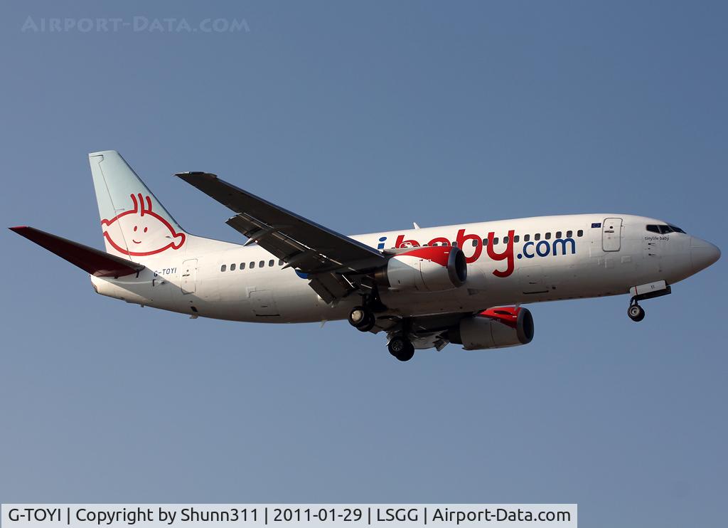 G-TOYI, 1998 Boeing 737-3Q8 C/N 28054, Landing rwy 05