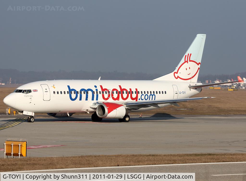 G-TOYI, 1998 Boeing 737-3Q8 C/N 28054, Lining up rwy 05 for departure... Additional small 'Tinylife' logo on left side only ;)