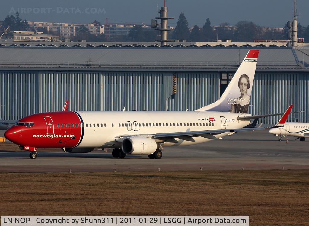 LN-NOP, 2005 Boeing 737-86N C/N 32655, Lining up rwy 05 for departure...