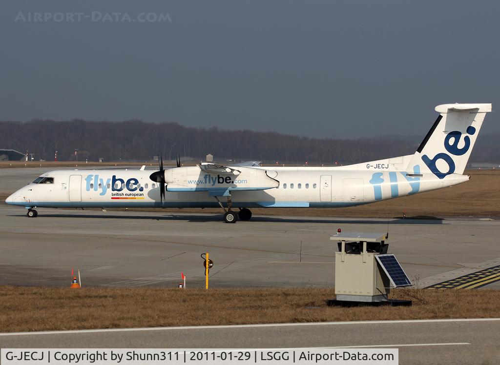 G-JECJ, 2005 De Havilland Canada DHC-8-402Q Dash 8 C/N 4110, Lining up rwy 05 for departure...