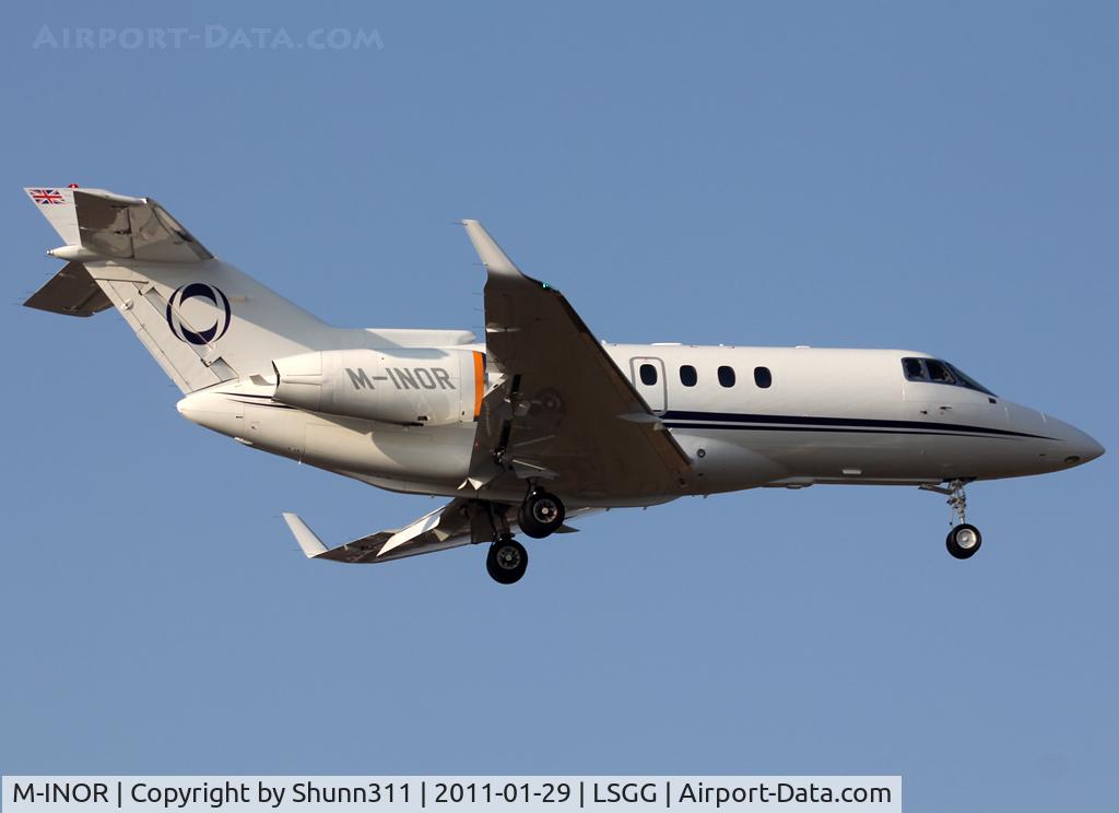 M-INOR, 2008 Hawker Beechcraft 900XP C/N HA-0059, Landing rwy 05
