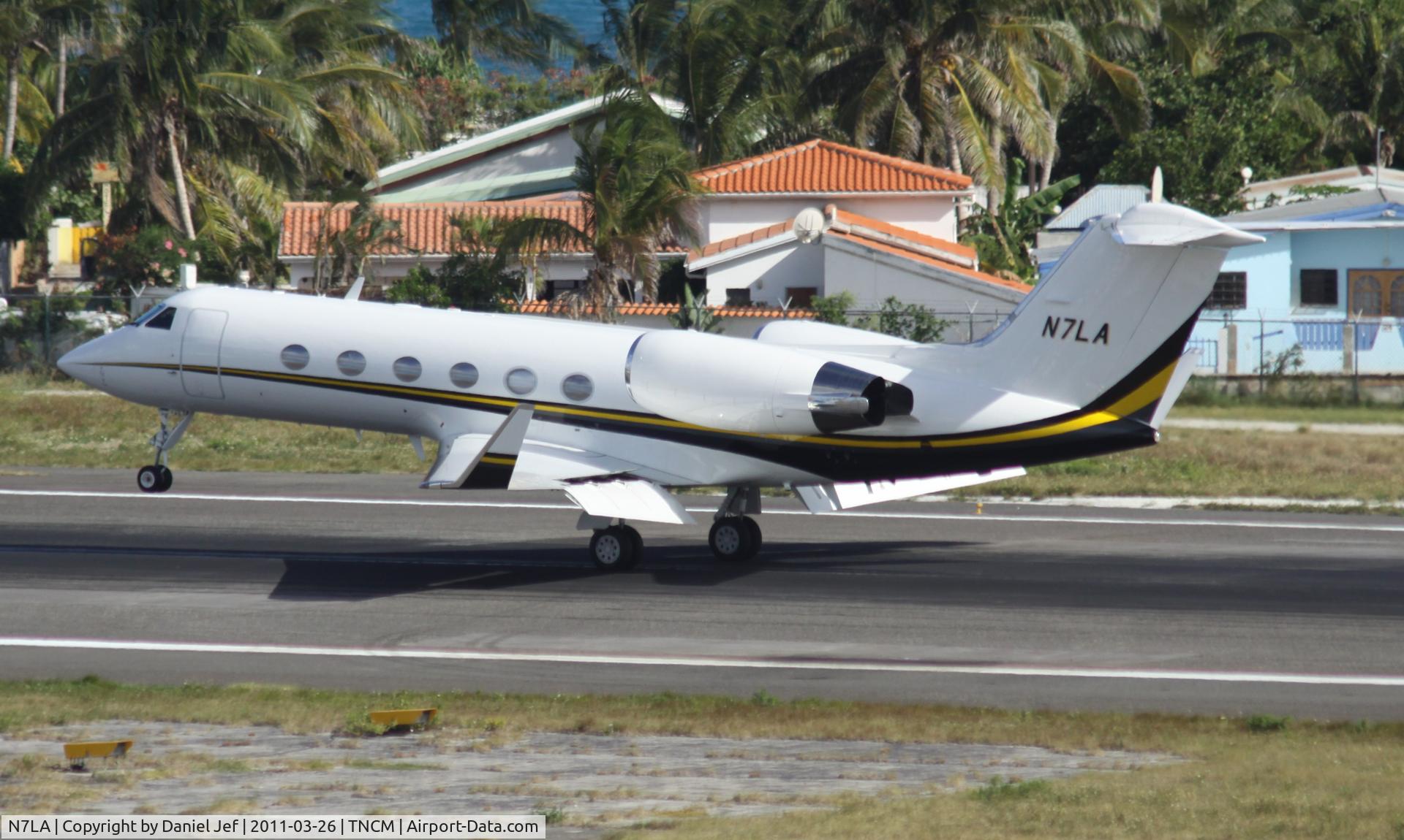 N7LA, 1996 Gulfstream Aerospace G-IV C/N 1286, N7LA landing at TNCM