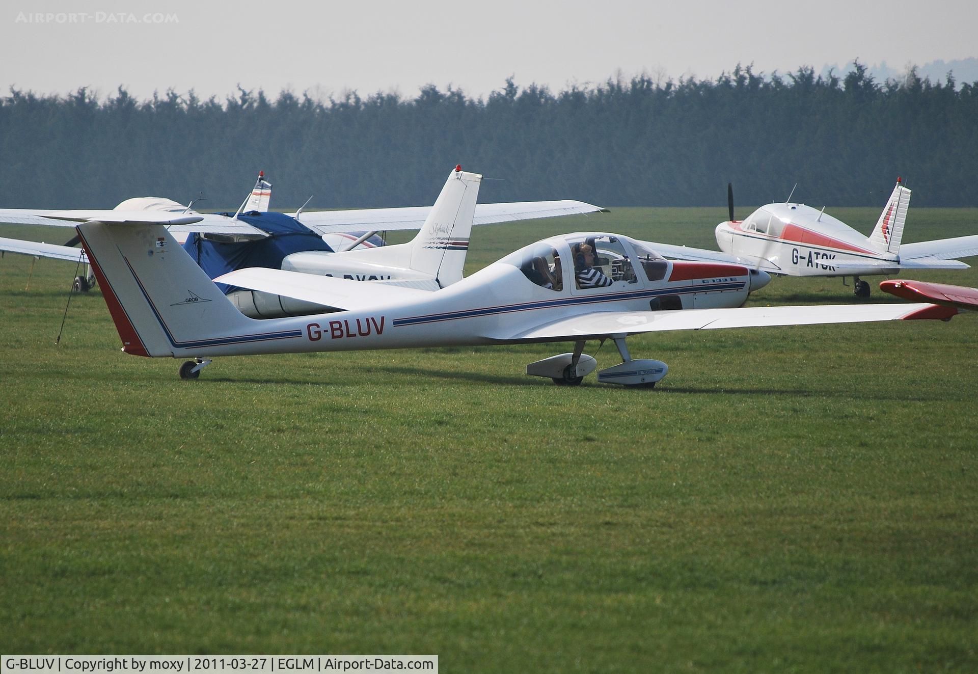 G-BLUV, 1985 Grob G-109B C/N 6336, Grob G109B departing White Waltham