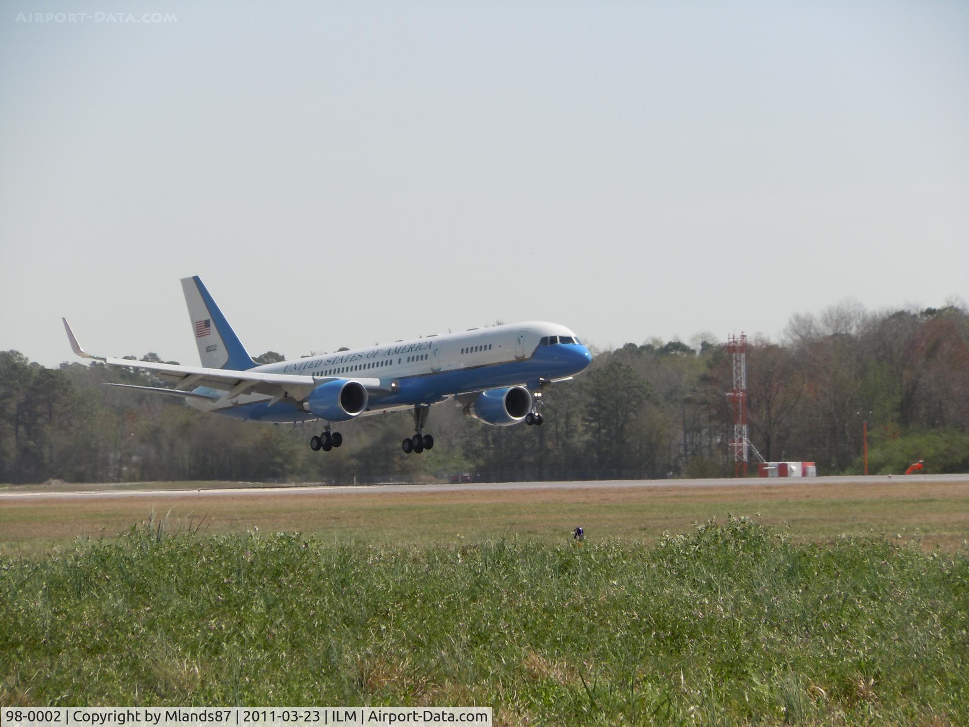 98-0002, 1998 Boeing C-32A (757-200) C/N 29026, On final Rwy 24 Air Force 2