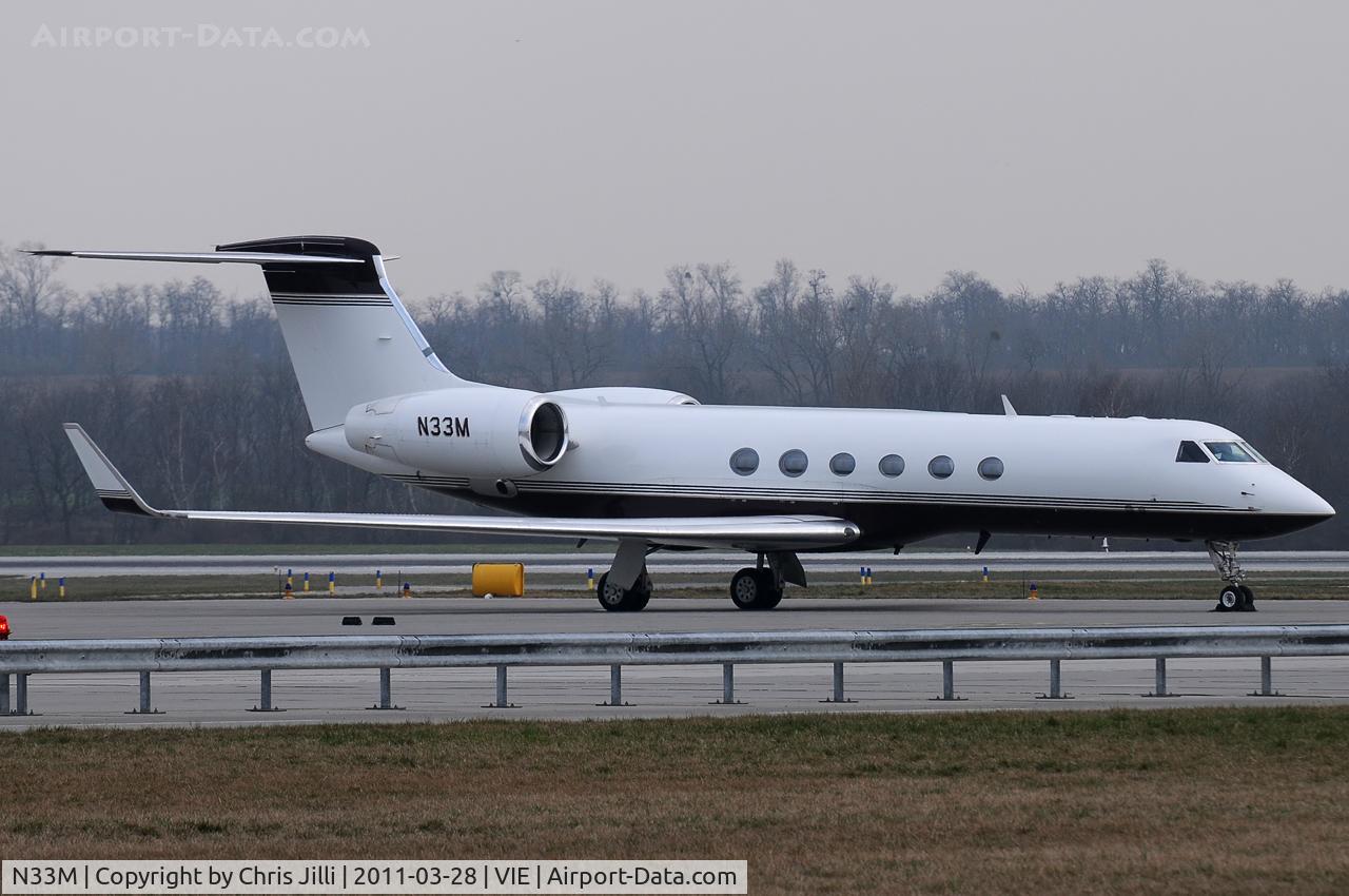 N33M, 2000 Gulfstream Aerospace G-V C/N 594, Gulfstream