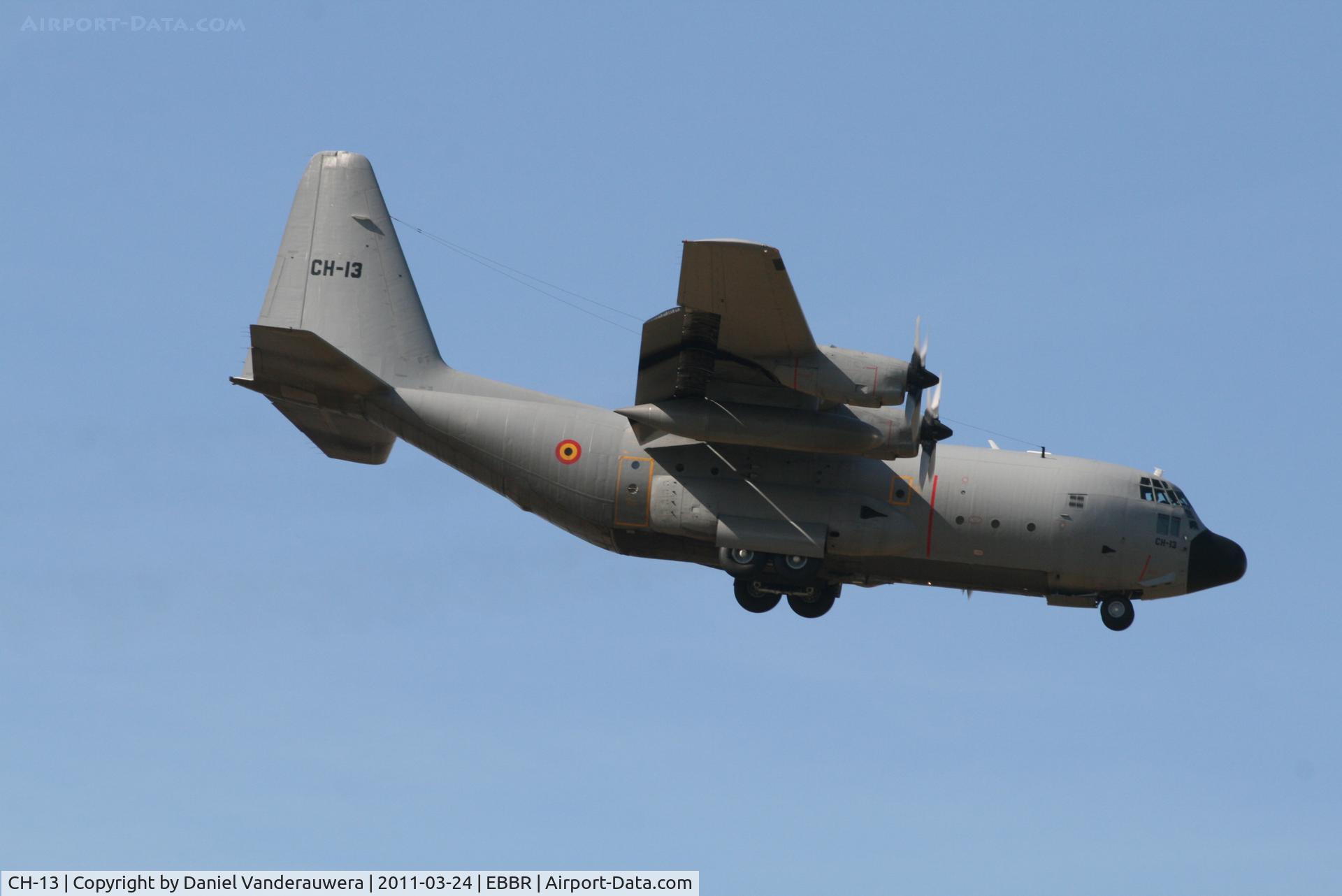 CH-13, 1965 Lockheed WC-130E Hercules C/N 382-4047, Descending to RWY 02
