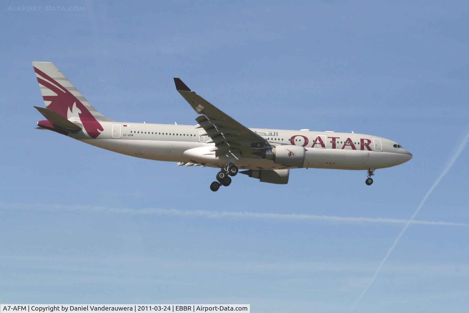 A7-AFM, 2004 Airbus A330-203 C/N 616, Flight QR941 is descending to RWY 02