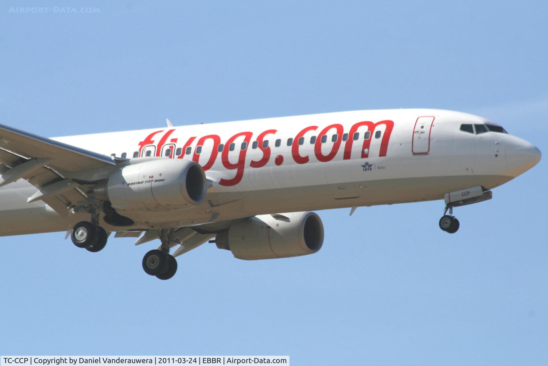 TC-CCP, 2009 Boeing 737-86J C/N 37746, Arrival of flight PC801 to RWY 02