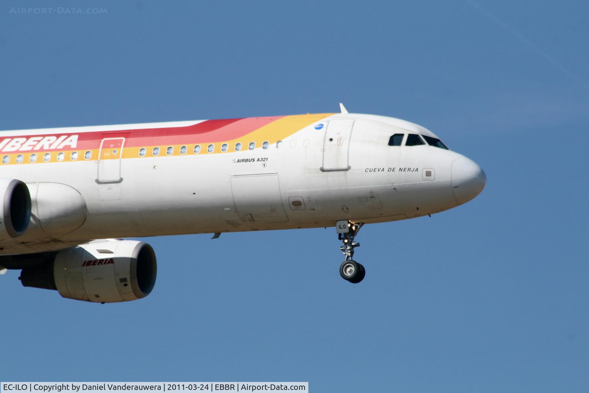 EC-ILO, 2002 Airbus A321-211 C/N 1681, Arrival of flight IB3206 to RWY 02