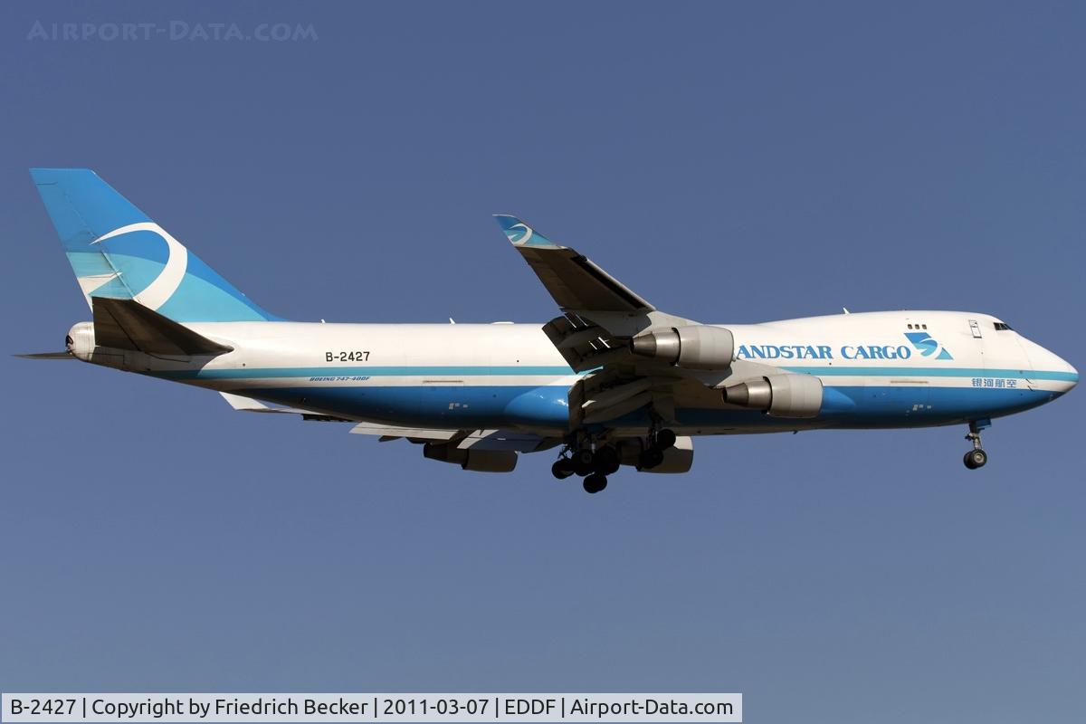 B-2427, 1996 Boeing 747-4B5F C/N 26401, on final