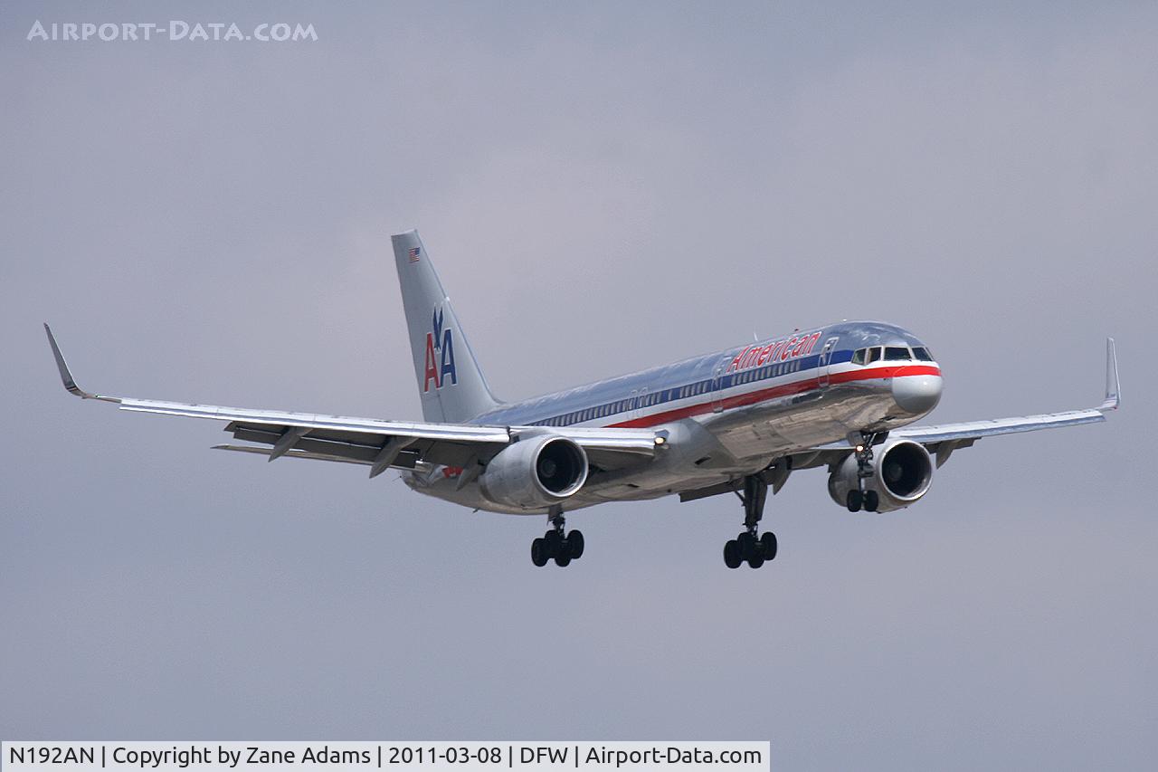 N192AN, 2001 Boeing 757-223 C/N 32386, American Airlines landing at DFW Airport