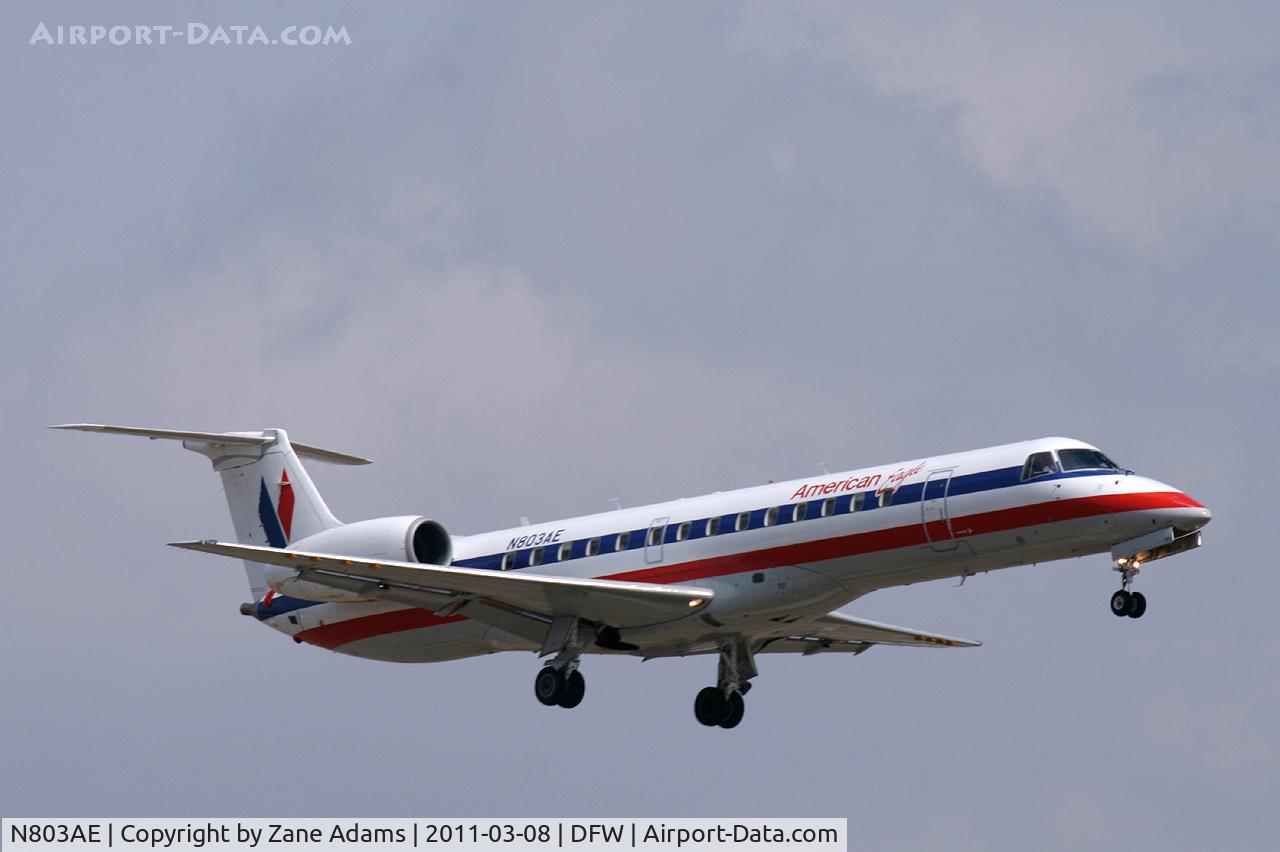 N803AE, 2001 Embraer ERJ-140LR (EMB-135KL) C/N 145483, American Eagle landing at DFW Airport