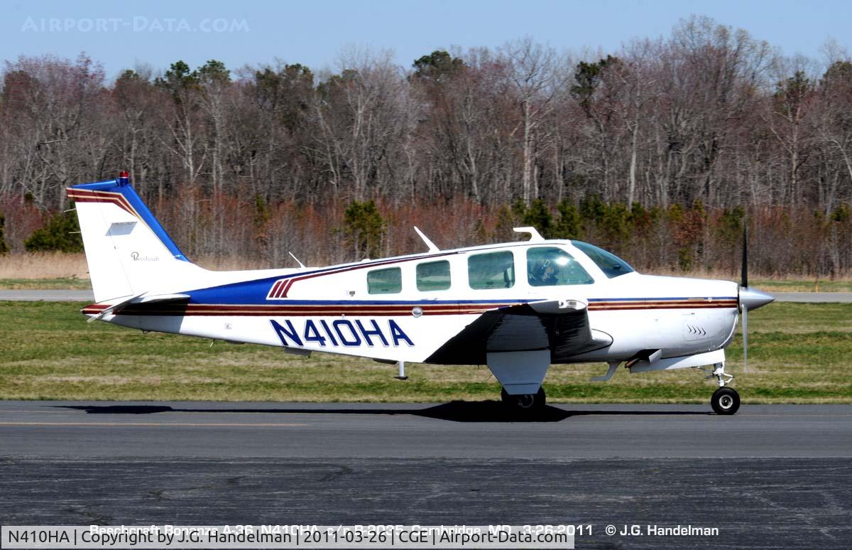 N410HA, 1982 Beech A36 Bonanza 36 C/N E-2035, taxi for take off